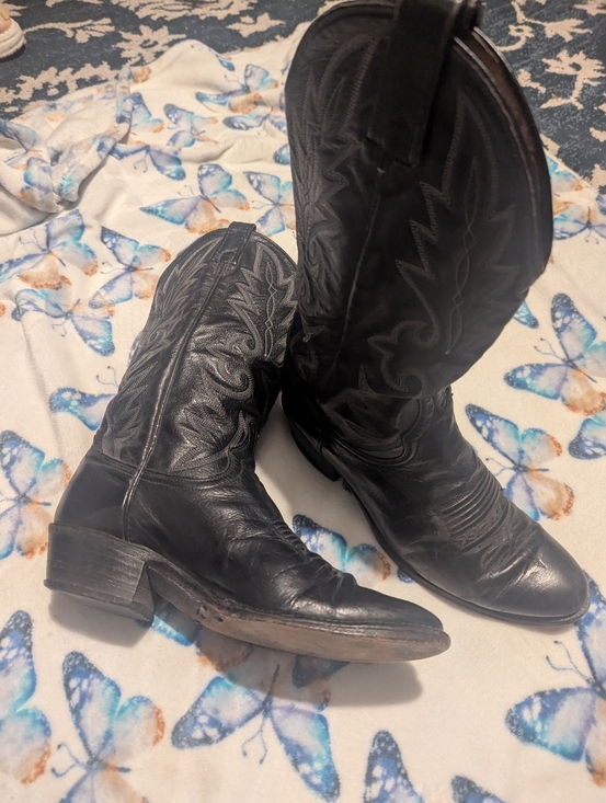 DanpostClassic Black Men Western Boots - Sleek Leather Cowgirl Style